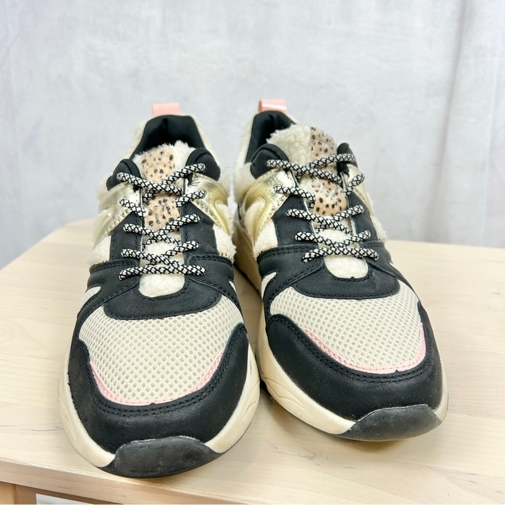 Stylish Women's Sneakers in Black, Cream, and Gold - Picture 2 of 7